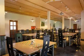 Mekandi Riverside Resort - Restaurant