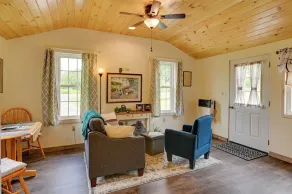 Quiet Country Escape: Fire Pit, Fish On-Site! - Innenbereich