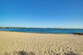 Steps to Beach: Timeless Home w/ Cotuit Bay View! - Innenbereich
