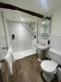 The White Hart - Bathroom