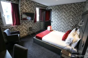 The Bryson Hotel - Chambre