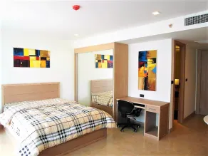 The Cliff sea & Pool Views Studio Apartment Pratumnak Pattaya - Room