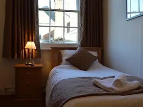 The Crown Inn Hotel - Room