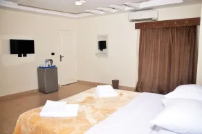 PYRAMIDS guest house - Room