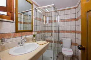 Omega Platanias - Salle de bain