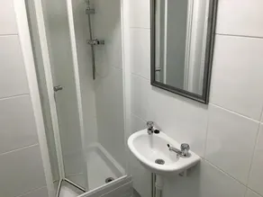 Hampton Hotel - Baño