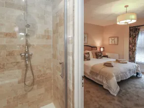 Manor Farm House - Room