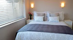 Twelve Apartments - Zimmer