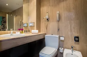 Leonardo Boutique Hotel Madrid - Bathroom