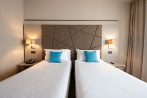 DC HOTEL INTERNATIONAL - Zimmer