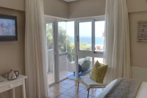 Periwinkle Lodge Guest House - Room