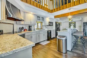 Sunrise Beach Waterfront Estate Great for Families - Innvendig