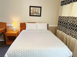 Rivermount Motel - Room