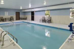 Holiday Inn Express Hotel and Suites Marysville by IHG - Piscina