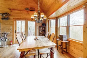 Dog-friendly 2BR Cabin w/ Pellet Stove, W & D - Interiör