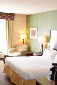 Holiday Inn Express Pratt by IHG - Rom