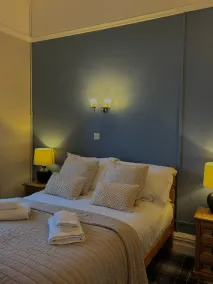 The Waterford Arms - Room
