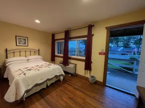 New Hope Lodge - Room