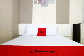 RedDoorz near Adisucipto Airport 3 - Habitación