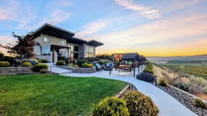 Lone Point Cellars - Restaurant