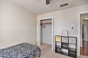 Charming Clovis Home w/ Covered Patio! - Habitación