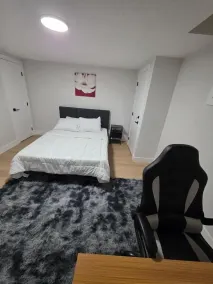 Cozy Irvine Creek Walk-Out Suite 10 mins to YEG - Rom