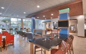 Holiday Inn Express & Suites - Gainesville I-75 by IHG - Restaurant