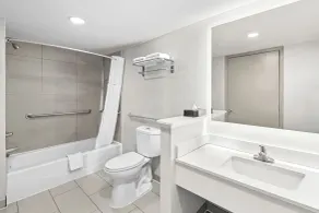 Days Inn by Wyndham Chesapeake - Salle de bain