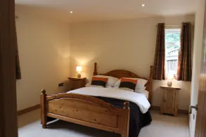 Loch Ness Highland Cottages with partial Loch View - Room