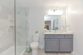 Harbourtown Suites - Bathroom