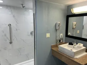 Red Roof Inn & Suites Mt Holly - McGuire AFB - Bagno