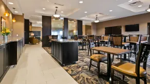 Best Western Plus Okotoks Inn & Suites - Restaurant