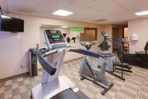 Ramada Inn by Wyndham Fairfield NJ - Fitness facility