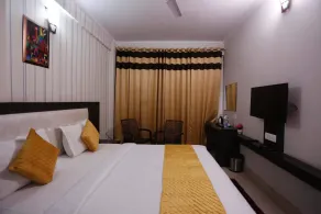 Paradise Ganga - A River Side Hotel - Room