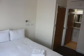 Daisy Hotel - Habitación