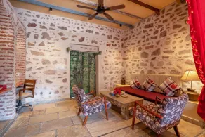 Maya Luxury The Quila Udaipur - Habitación