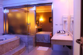 Beverly Commercial Motel - Baño