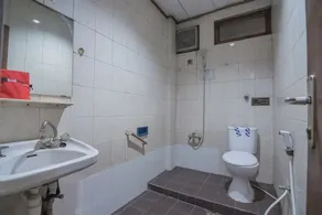 RedDoorz @ Ungaran - Bathroom