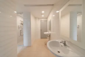 K2 Guesthouse - Bathroom