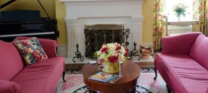 Bourbon Manor Bed & Breakfast Inn - Hall