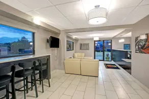 Super 8 by Wyndham Shelby - Hall