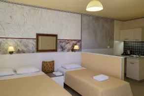 Peaceful And Very Relaxing Suite near Crete Sea view, shared pool, air condition - Rom