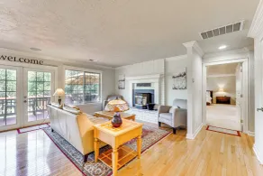 8 Mi to Jacksonville: Oregon Getaway w/ Deck! - Intérieur