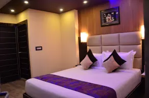 Dolphin Chocolate Inn - Room