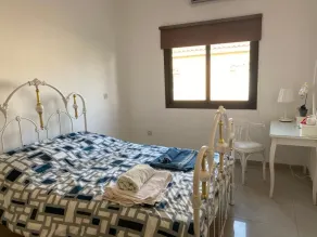 Dúplex de dos dormitorios con vistas a la montaña y al mar - Habitación