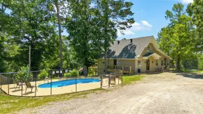 Trailhead Lodge - Pool