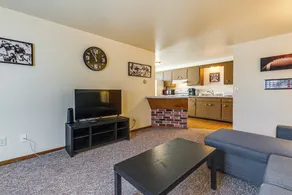 2 Mi to Dwtn Green Bay: Ideally Located Townhome! - Interior