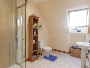 Bruach Gorm Cottage - Bathroom