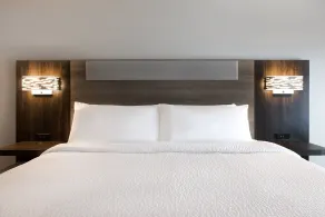 Holiday Inn Express & Suites - Kansas City KU Medical Center by IHG - Camera