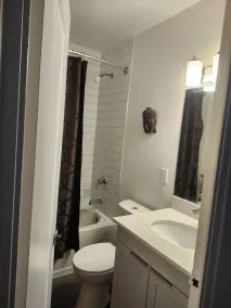 1 bd apartment sleeps 4- 20 mins from everything - Badezimmer